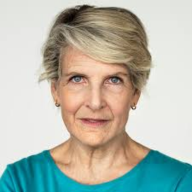 Clienta satisfecha tras recibir Servicio Técnico Certificado a domicilio Colina y Chicureo